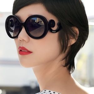 NWOT Prada Black Minimal Baroque Sunglasses SPR27N